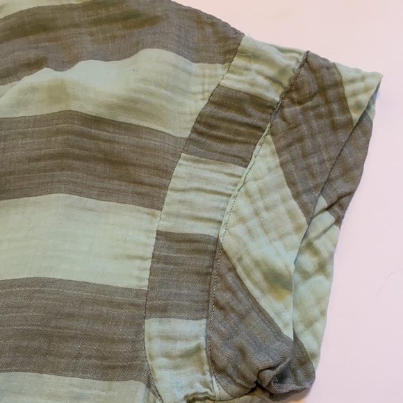 Anthropologie Akemi + Kim green and gray cropped top - Picture 7 of 8